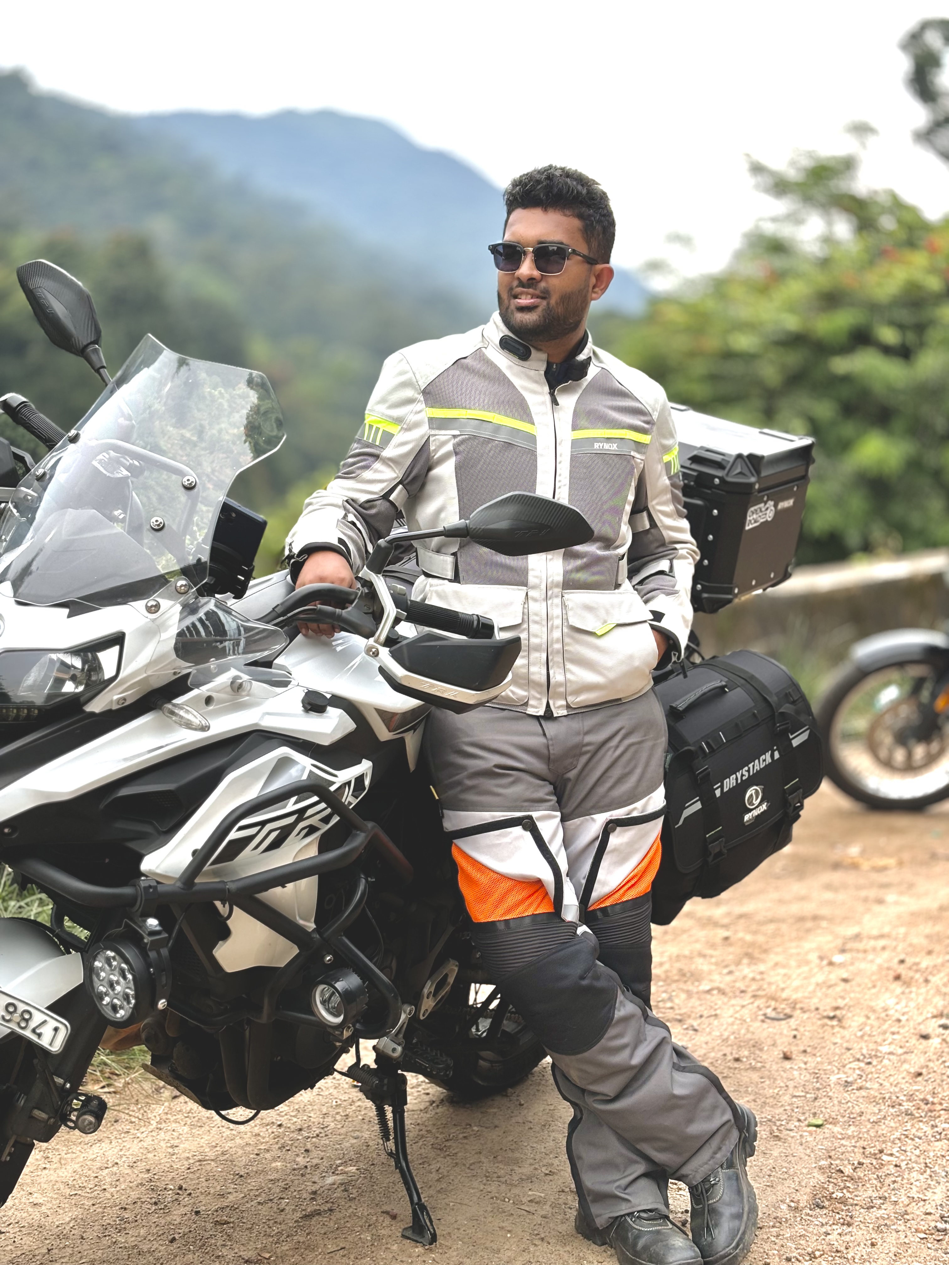 Abhinav A Hooli