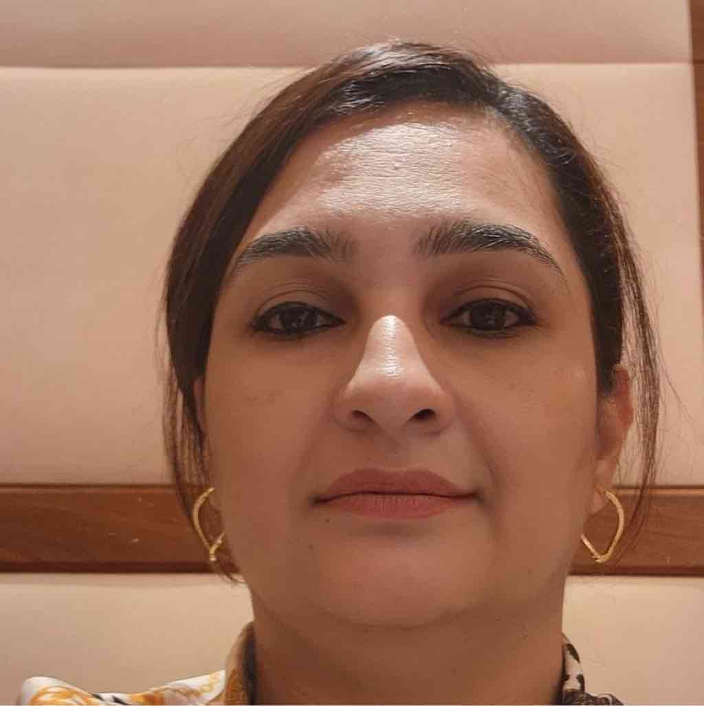 Karina  Amlani
