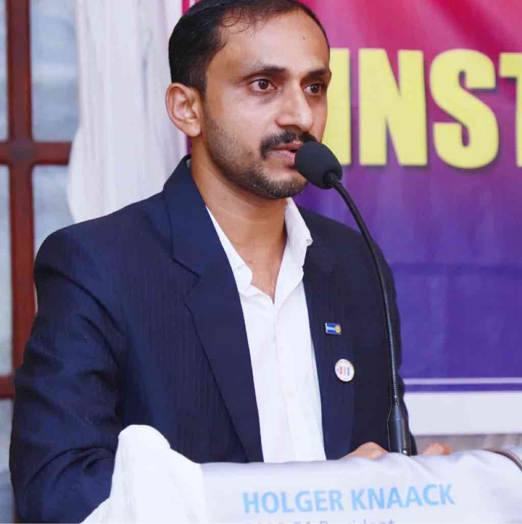 Dr.Adarsh E K