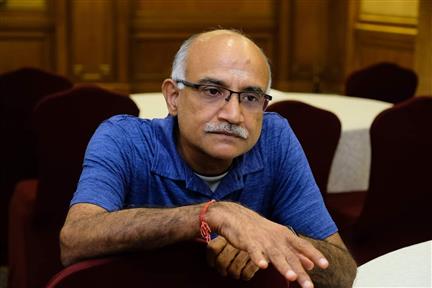 S. Ravi