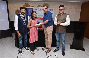 Scholarship to Narayani Keluskar