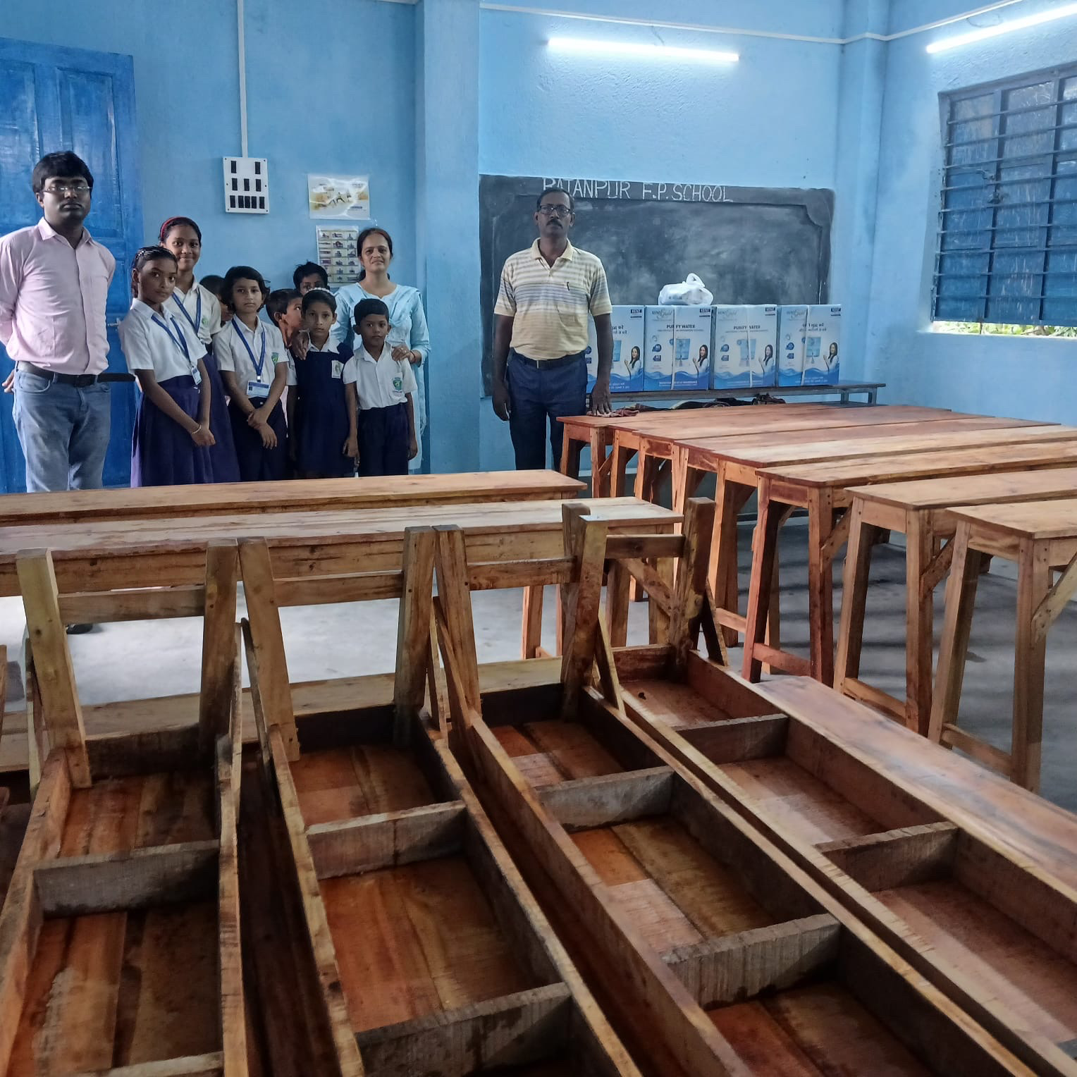 Donating bench and table to Ratanpur FP School