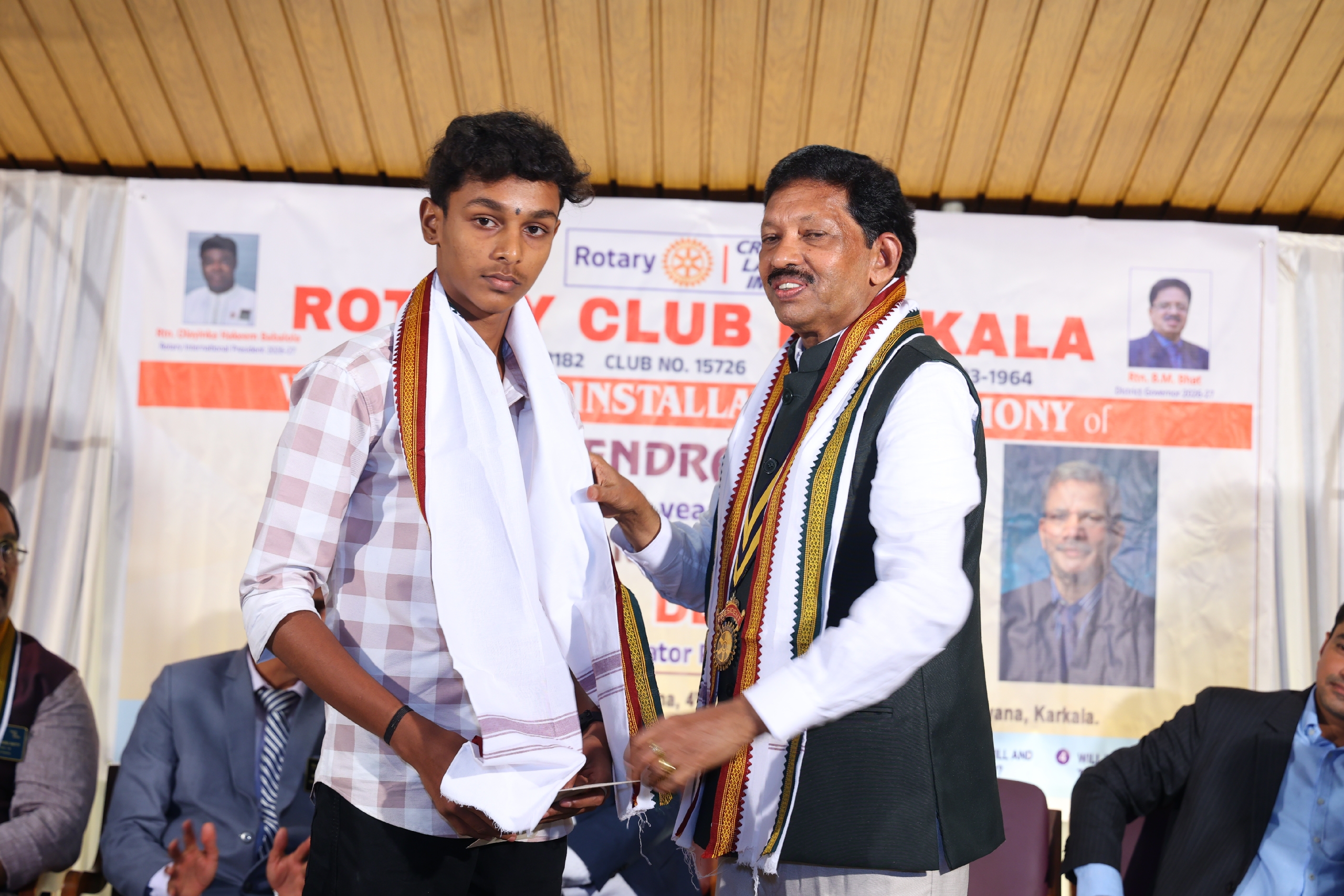SCHOLARSHIP TO 5 STUDENTS