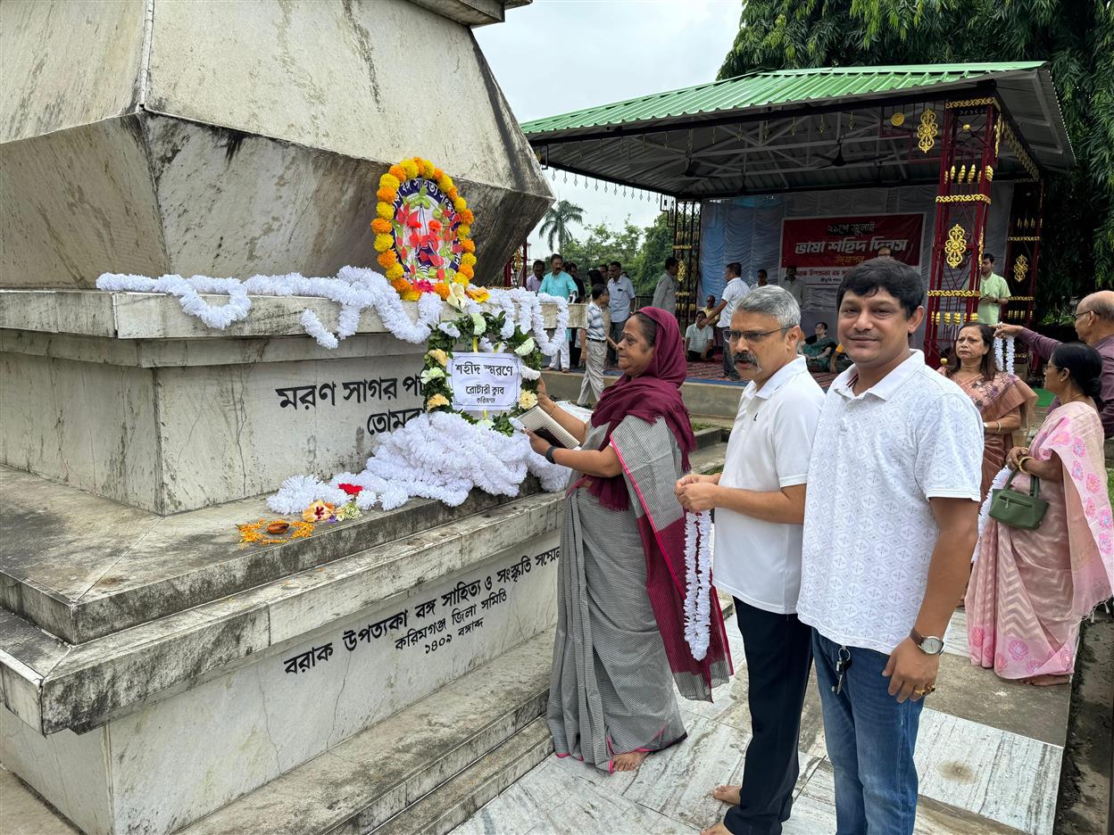 Tributes paid to Language Martyrs Day on July 21