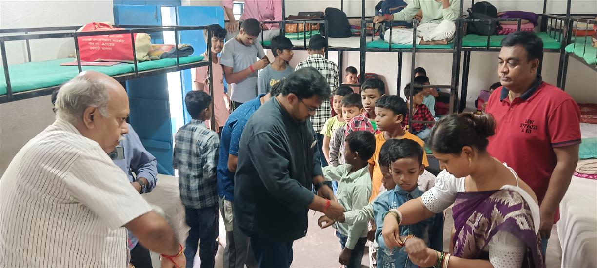 RAKSHA BANDHAN CELEBRATION "NIRAPAD ANATH ASRAM"