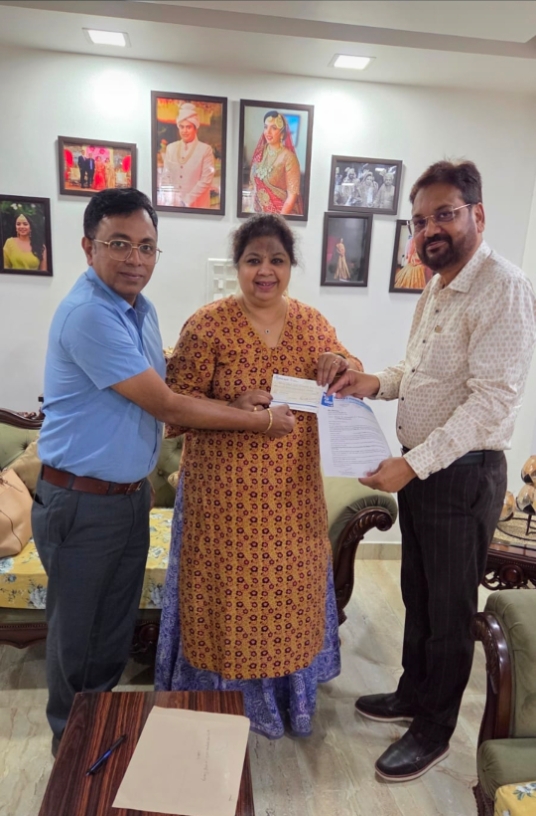 Cheque of Rs.51000/- presented to DG 3250.