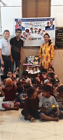Food Distribution at Palna Ghar