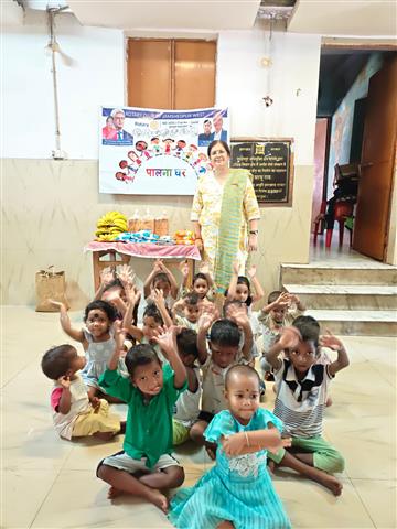 Food Distribution at Palna Ghar