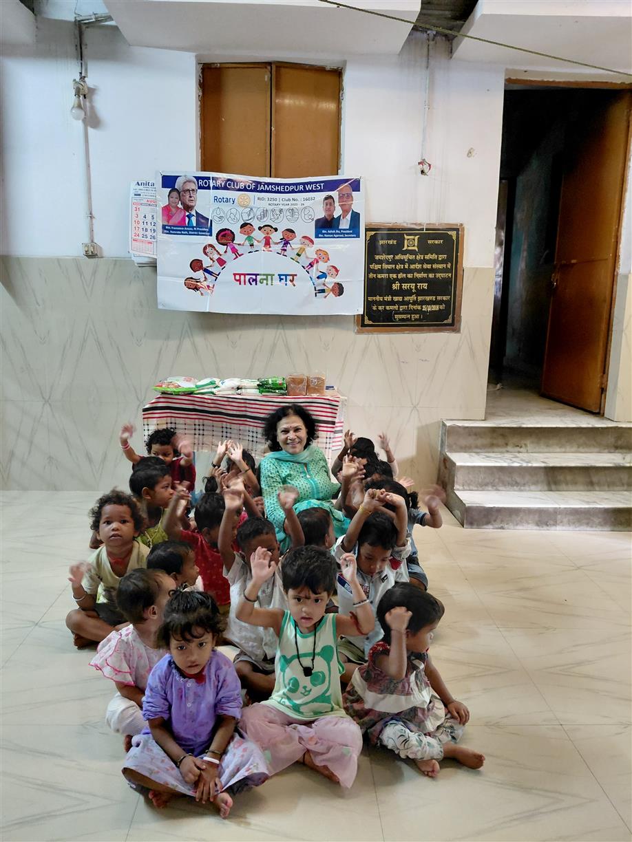 Food Distribution at Palna Ghar