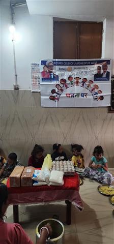 Food Distribution at Palna Ghar