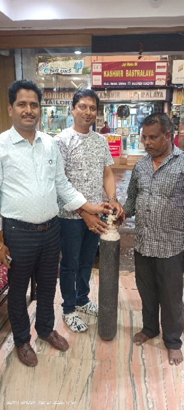 Medium Oxygen cylinder being given by R.C.Ukhra