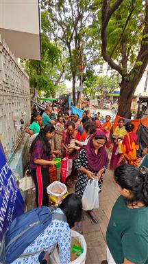 distribution of staples near central metro station