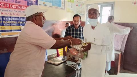 Food basket distribution to TB patient