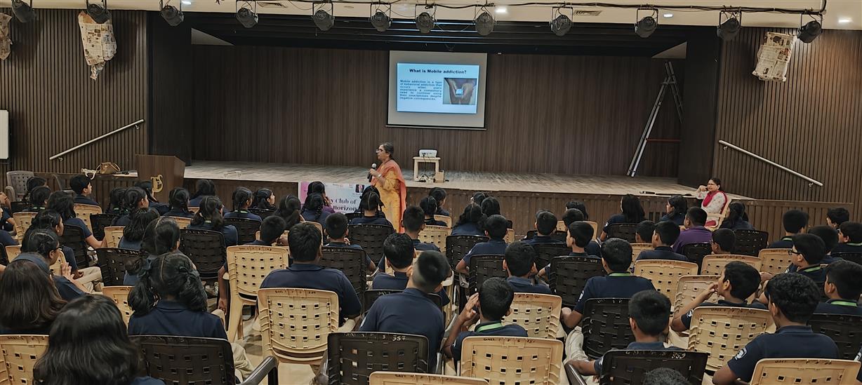 Session on Mobile addiction (49)