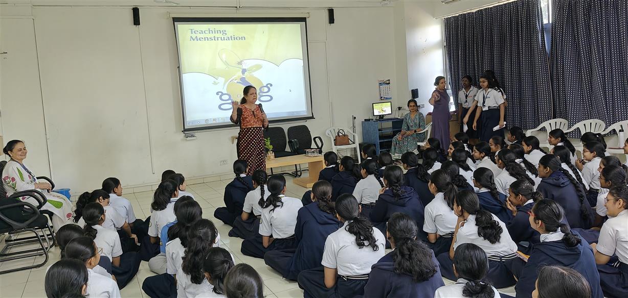 Session on menstrual Hygiene (6)