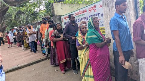 Donation food to needy outside Nimhans Hospital