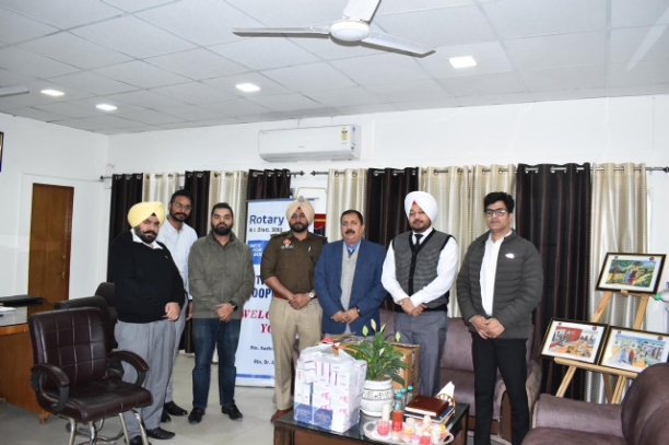 Distribution of free medicines