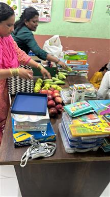 Distribution of Fruit and toys