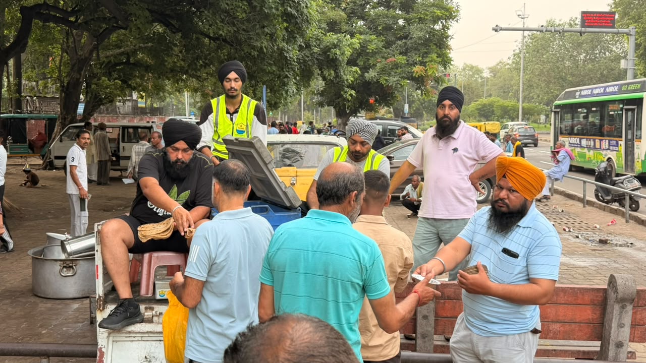 Serves Langar at PGI Chandigarh