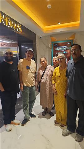 Mothers Day Celebration, Dadi Ki Shaadi Movie Day