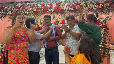 Official hand ceremony to President Rtn Kuntal Roy