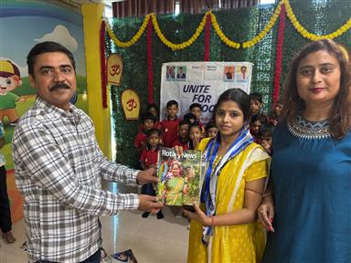 Rotary News Distributed to Teachers and Guardians