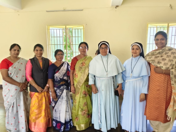 Metro School Students Visit to Karunai Illam 
