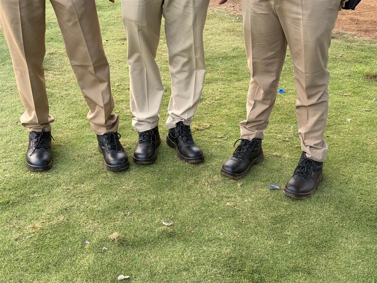 Safety shoes for Policemen