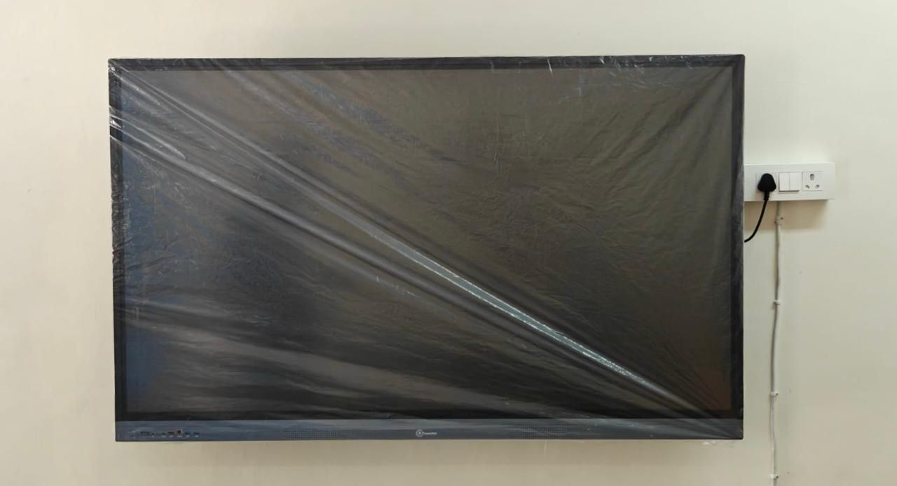 SMART BOARD SCREEN FOR CLASSROOM