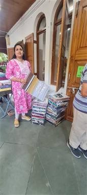 Distribution of 31 Double-Bed Bedsheets with Pillo
